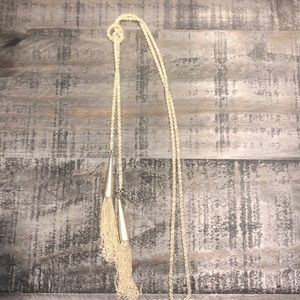 Kendra Scott necklace